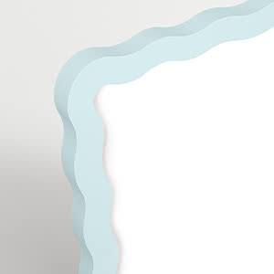 Marco abstracto ondulado azul claro sobre fondo blanco