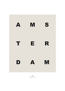 Beiges Poster mit schwarzen Buchstaben, die AMSTERDAM bilden, und kleinen Koordinaten unten.