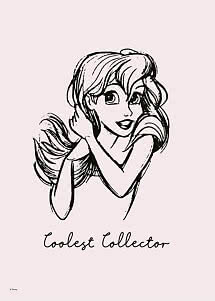 Zwarte lijntekening van Ariel met de tekst "Coolest Collector" op lichtroze achtergrond