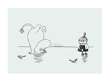 Illustrazione di un Mumin a testa in giù nell’acqua accanto a Piccola Mi, con piccoli pesci.