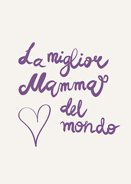 Texte manuscrit violet "La migliore Mamma del mondo" avec un cœur sur fond clair