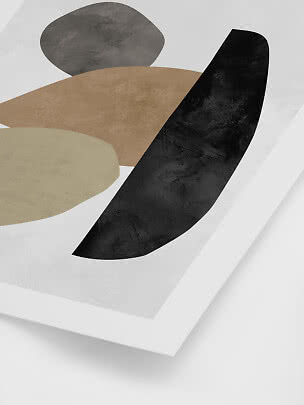 Art mural abstrait avec formes organiques noires, grises, beiges et sable sur fond blanc