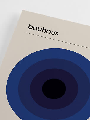 Bauhaus-Poster mit grafischen blauen Kreisen auf beigem Hintergrund