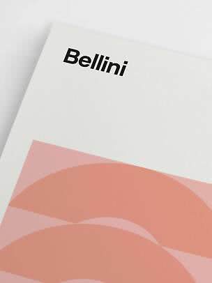 Bellini-Poster mit abstrakten Bögen in Hellrosa und Pfirsichtönen auf weißem Hintergrund