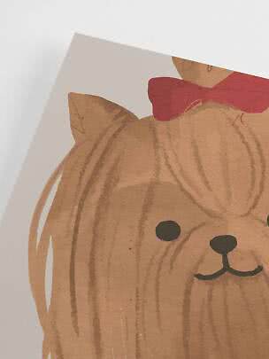 Illustration d’un chat brun avec nœud rouge, partiellement visible sur fond clair