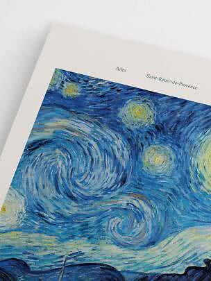 Kunstplakat med stjernehimmel i blå toner og teksten Arles, Saint-Rémy-de-Provence
