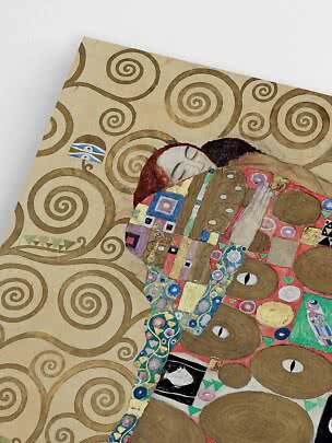Detalj av en Klimt-målning med omfamnande par, gyllene spiraler och färgstarka mönster