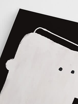 Poster astratto bianco e nero con figura bianca simile a un orso su sfondo nero