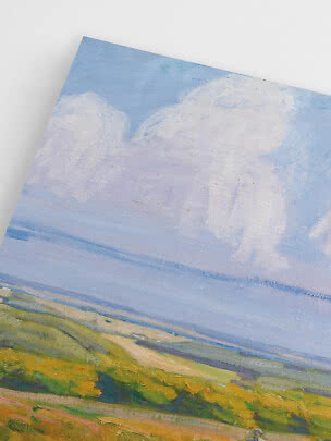 Maleri af landskab med blå himmel, store hvide skyer og grønne marker.