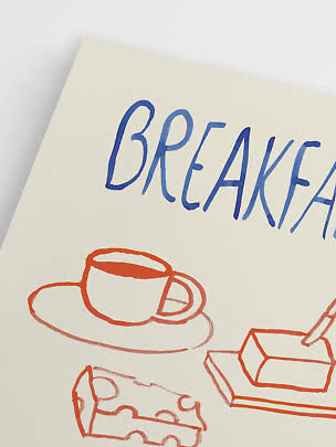 Poster con la scritta "BREAKFA" e semplici disegni di tazza, formaggio e libro in rosso e blu