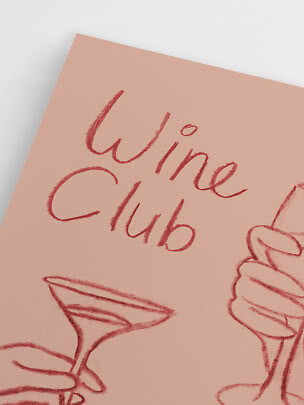Poster rosa con disegno a linee rosse di mani con calici di vino e scritta "Wine Club"