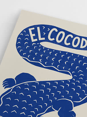 Blå og hvid plakat med illustreret krokodille og teksten "EL COCOD"