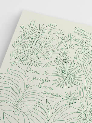 Stampa decorativa con disegni verdi di piante della giungla e testo francese scritto a mano