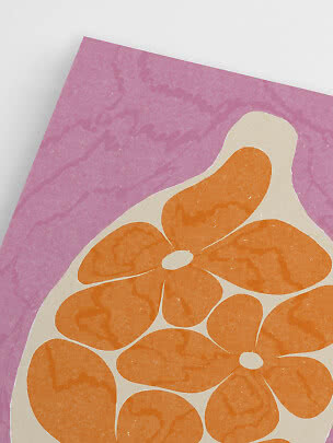 Illustration d’une tranche d’orange sur fond rose