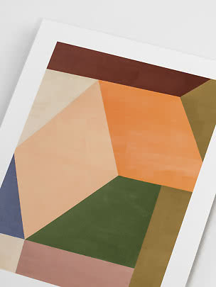 Abstrakt poster med geometriska former i orange, grönt, blått och beige på vit bakgrund