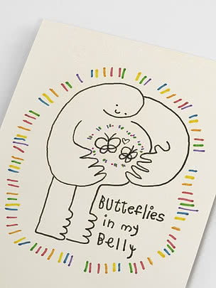 Illustration af figur med sommerfugle i maven og farverig ramme samt teksten “Butterflies in my Belly”
