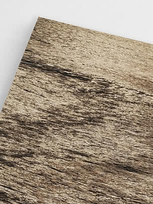 Schuine close-up van de ongelijste print met de gehamerde bronzen rimpelingen en de warme lichtjes op elke top