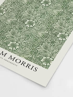 Plakat med tæt grønt blomster- og bladmønster på cremefarvet baggrund