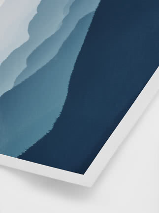 Lámina abstracta con capas onduladas en azul claro y azul marino, con borde blanco
