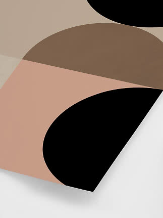 Abstraktes Poster mit geschwungenen Formen in Beige, Braun, Pfirsich und Schwarz