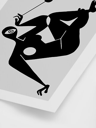 Abstrakte schwarze Figur mit großem Auge und erhobenem Arm auf hellgrauem Hintergrund