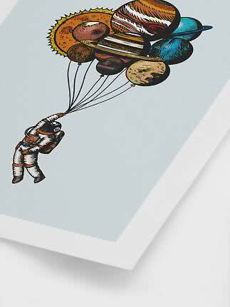 Illustration af astronaut, der svæver med balloner formet som planeter