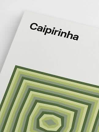 Poster mit dem Schriftzug "Caipirinha" und grünem geometrischem Muster auf weißem Grund