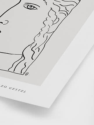 Primo piano di stampa artistica con disegno lineare nero di un volto su sfondo bianco