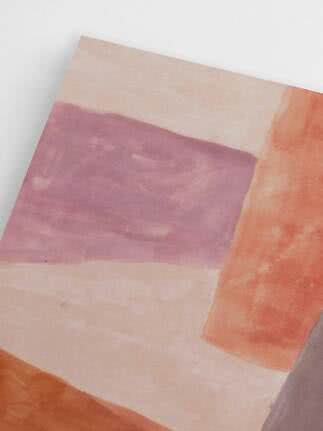 Abstrakt plakat med bløde farvefelter i rosa, lilla og terracotta