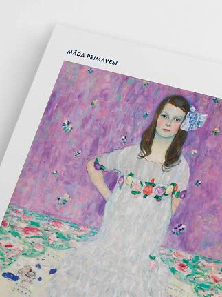 Konsttryck med porträtt av en flicka i vit klänning mot lila bakgrund