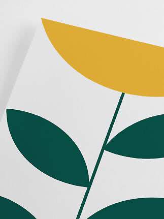 Abstrakt blomsterillustration med gul blomst og mørkegrønne blade på hvid baggrund
