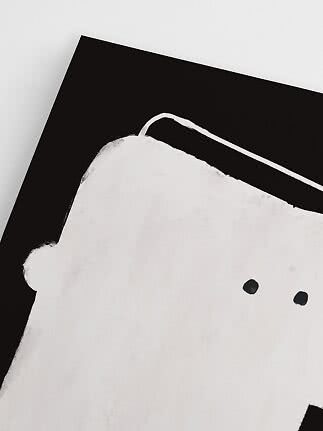 Poster astratto bianco e nero con figura bianca simile a un orso su sfondo nero