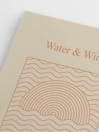 Beiges Poster mit orangefarbenen Wellen und Regenbogenmotiv, mit dem Text „Water & Wine“