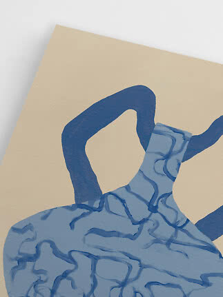 Motif abstrait bleu sur fond beige, avec courbe bleu foncé et forme bleu clair à motif