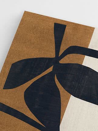 Affiche abstraite avec formes de feuilles noires sur fond brun chaud et crème