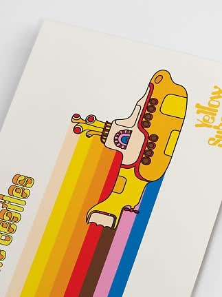 Buntes Poster mit gelbem U-Boot und Regenbogenstreifen auf weißem Hintergrund