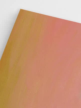 Nærbillede af lærred med blød gradient i gul, fersken og rosa toner