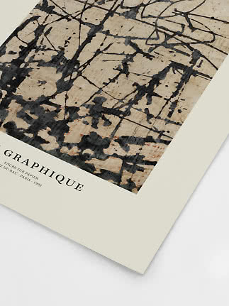 Abstrakt konstposter med svart grafiskt mönster på beige bakgrund och krämfärgad kant