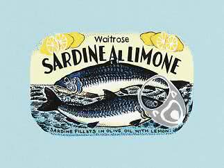 Illustreret Waitrose-sardindåse med citron, sardiner i olivenolie på lyseblå baggrund