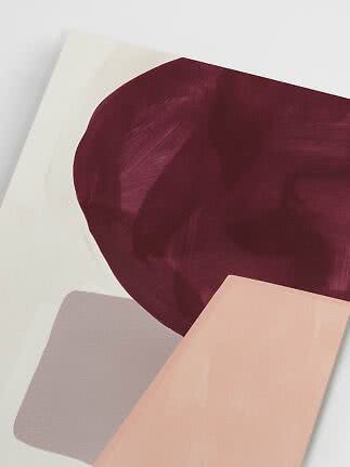 Abstrakt plakat med mørk bordeaux form og beige, grå og lyserøde geometriske flader