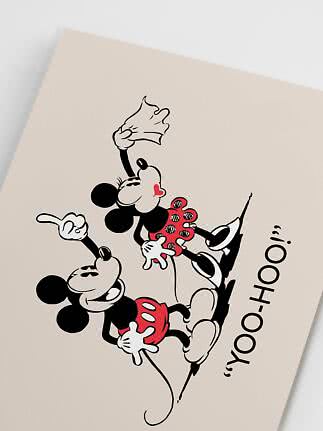 Poster met Mickey Mouse en Minnie Mouse in zwart, wit en rood met de tekst "OO-HOO!"