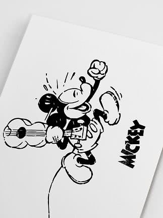 Schwarz-weiße Illustration von Mickey Mouse mit Gitarre auf weißem Hintergrund
