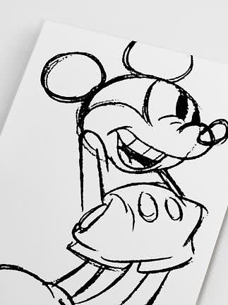 Zwart-witte illustratie van Mickey Mouse op een witte achtergrond