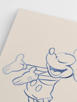 Nahaufnahme von beigem Papier mit blauer Linienzeichnung von Micky Maus