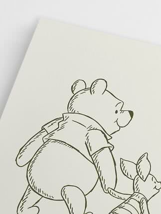 Strichzeichnung von Winnie Puuh und Ferkel von hinten auf hellem Hintergrund