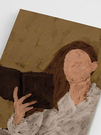 Pintura de una persona de pelo castaño con blusa blanca sosteniendo un libro oscuro