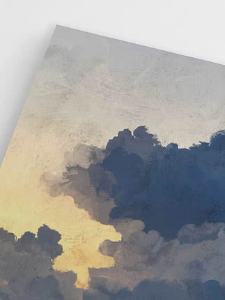 Primo piano in diagonale della stampa senza cornice che mostra la luce crema e dorata che si apre dietro il banco ardesia