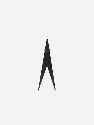 Moebe Pinch Black in black wood with a pointed triangular shape on a white background