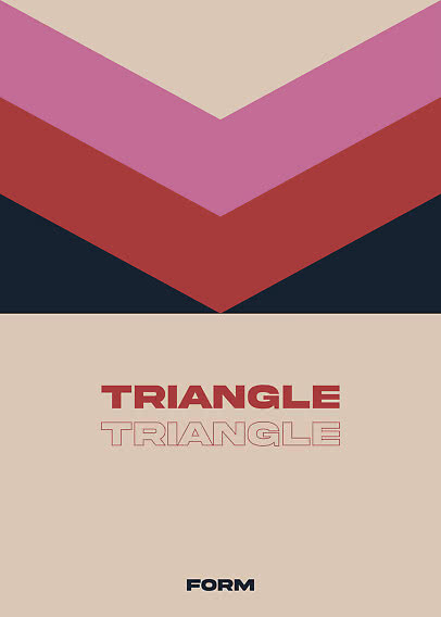 Affiche abstraite avec formes en V superposées beige, rose, rouge et bleu marine, texte Triangle