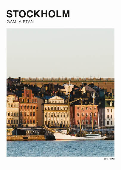 Poster von Stockholms Gamla Stan mit bunten Uferhäusern und Segelbooten